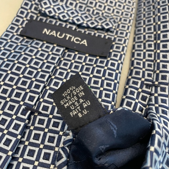 Nautica 100% Silk tie in navy and light blue. - Picture 3 of 3